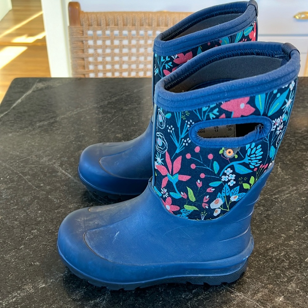 Girls insulated winter / rain bogs size 13